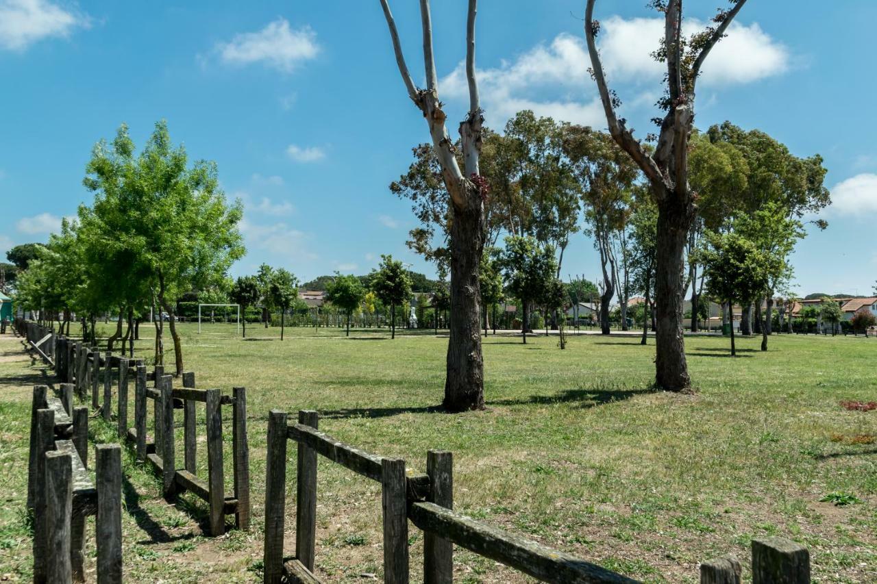 Alloggio Per Uso Turistico Villa Lido dei Pini Exterior photo