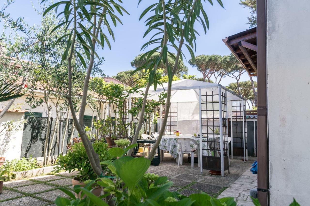 Alloggio Per Uso Turistico Villa Lido dei Pini Exterior photo