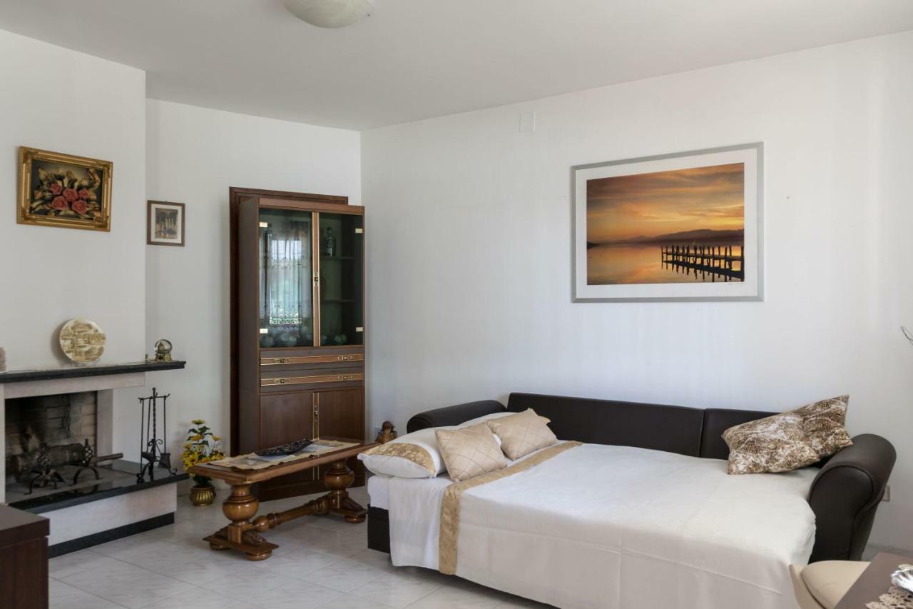 Alloggio Per Uso Turistico Villa Lido dei Pini Exterior photo